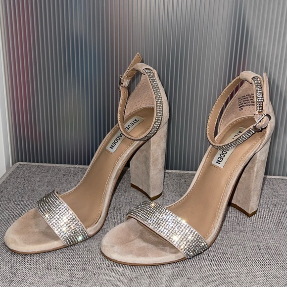 Women’s Size 6 Steve Madden Beige and Silver Block Heel Sandals, - Picture 1 of 8